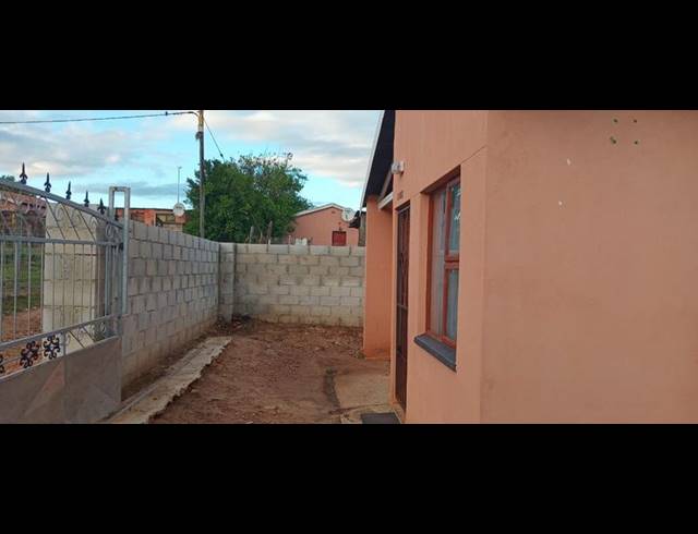 2 BEDROOM HOUSE FOR SALE IN GOVAN MBEKI